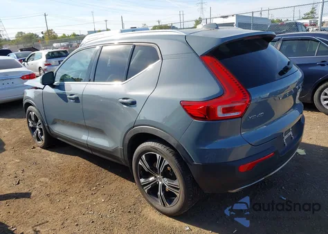 2020 Volvo Xc40 T5 Inscription z USA, uszkodzony, nr VIN YV4162UL9L2338022